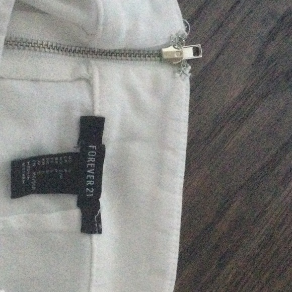 Women’s Skirt - Picture 4 of 4